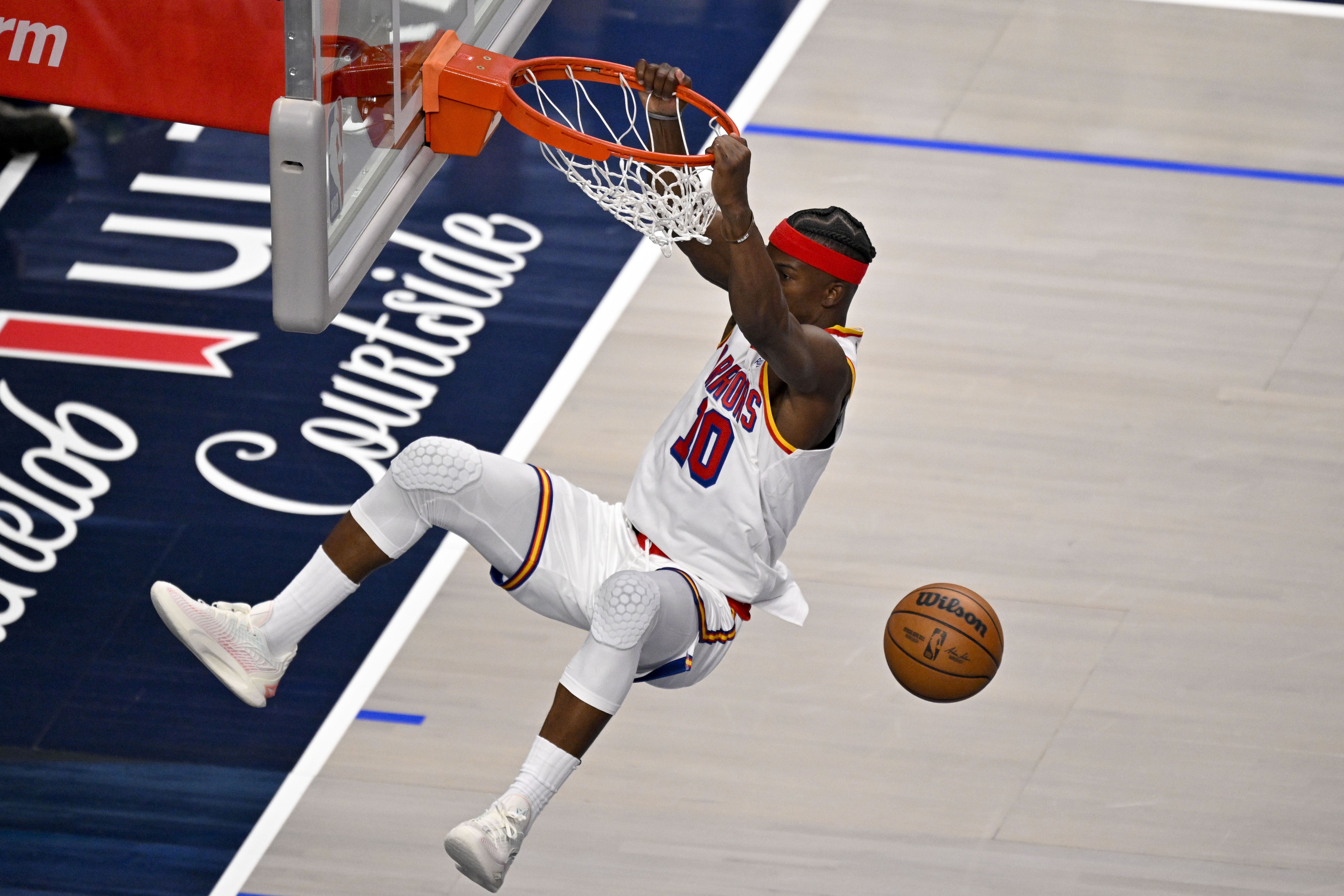 NBA季后赛赛程吃紧,深圳男篮赛前回应争议,气氛紧张,身体对抗强度拉满的简单介绍 NBA季后赛赛程吃紧,深圳男篮赛前回应争议,气氛紧张,身体对抗强度拉满的简单介绍